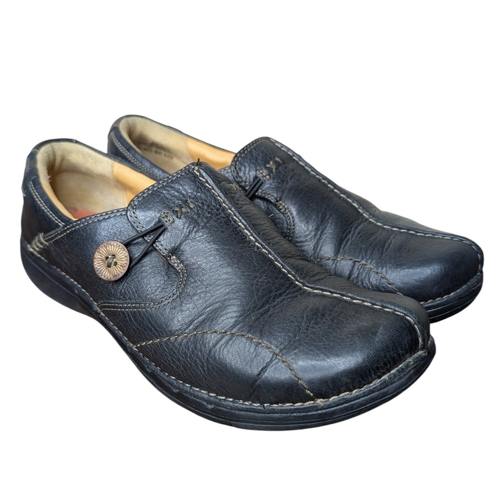 Clarks‎ Unstructured Women's 8.5 Un.Loop slip-on shoes in black leather.